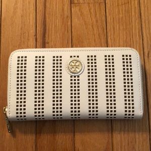 Tory Burch Birch Luggage Wallet